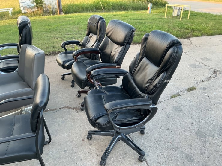 9-office-chairs-image-4