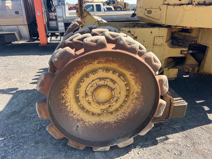 caterpillar-825b-image-12