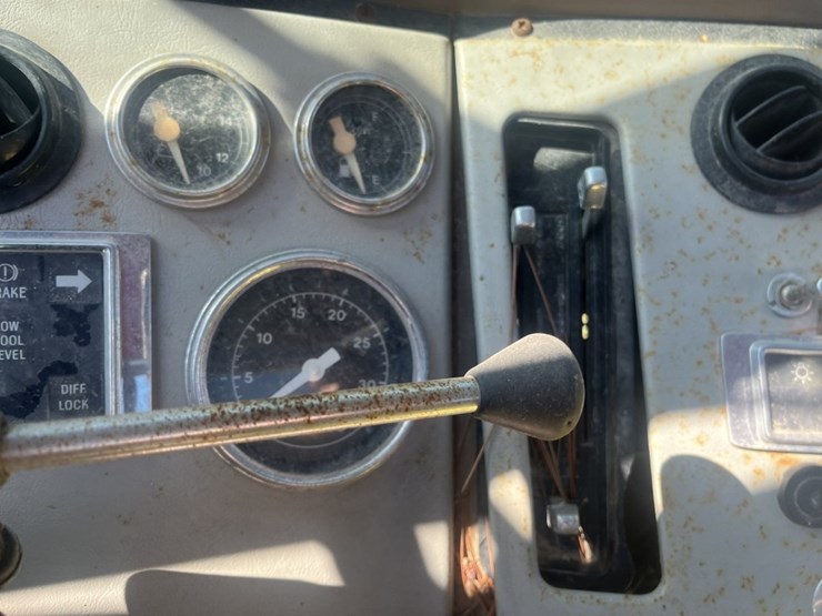 1988-ford-l9000-image-10