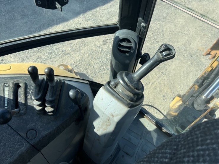 2012-caterpillar-420e-image-30