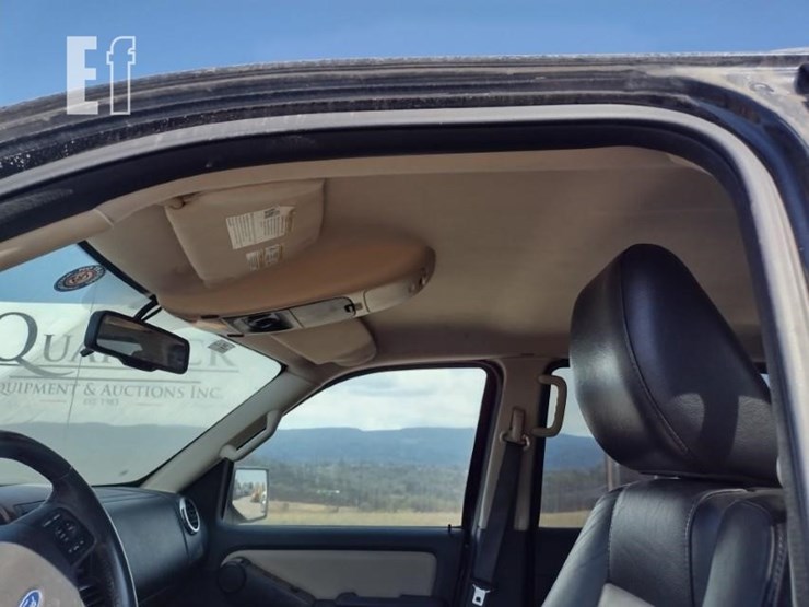 2010-ford-explorer-image-14