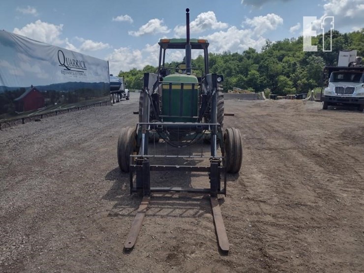 john-deere-4240-image-2