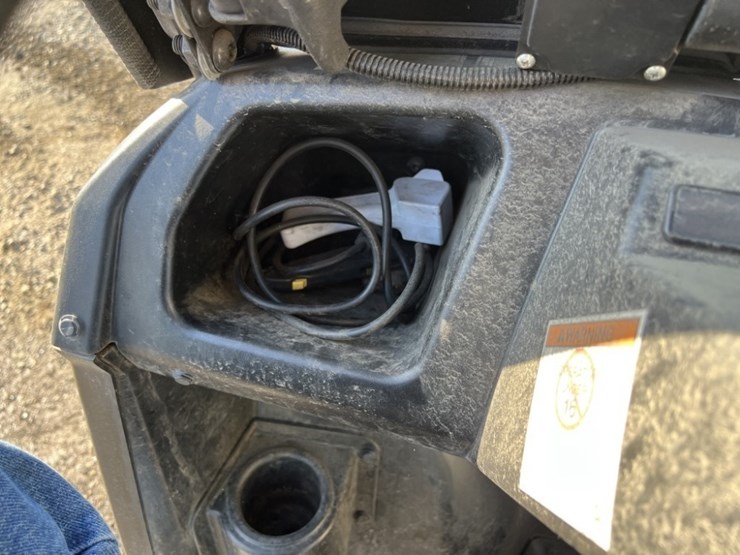2011-polaris-ranger-ev-image-19