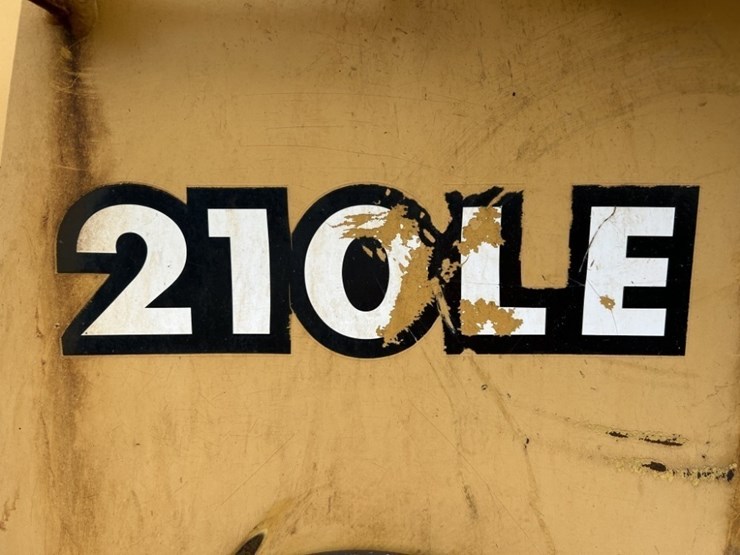 deere-210le-image-10