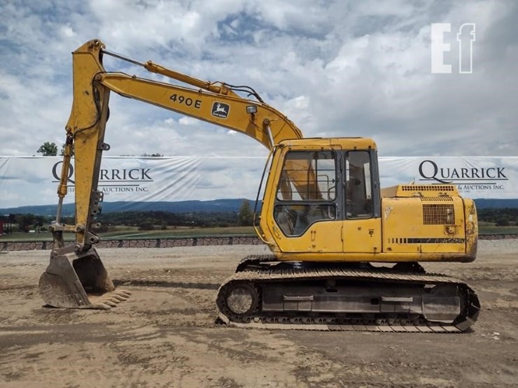 1992-deere-490e-image-1