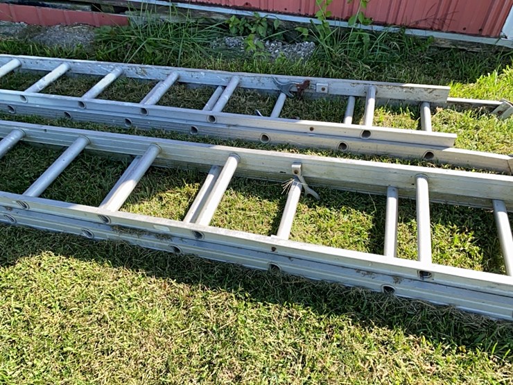 2---alum-extention-ladders-image-3