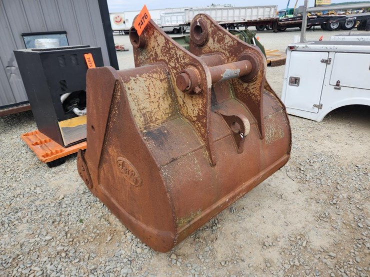 deere-230-lc-image-2