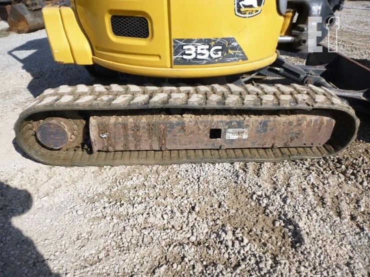 2022-deere-35g-image-35