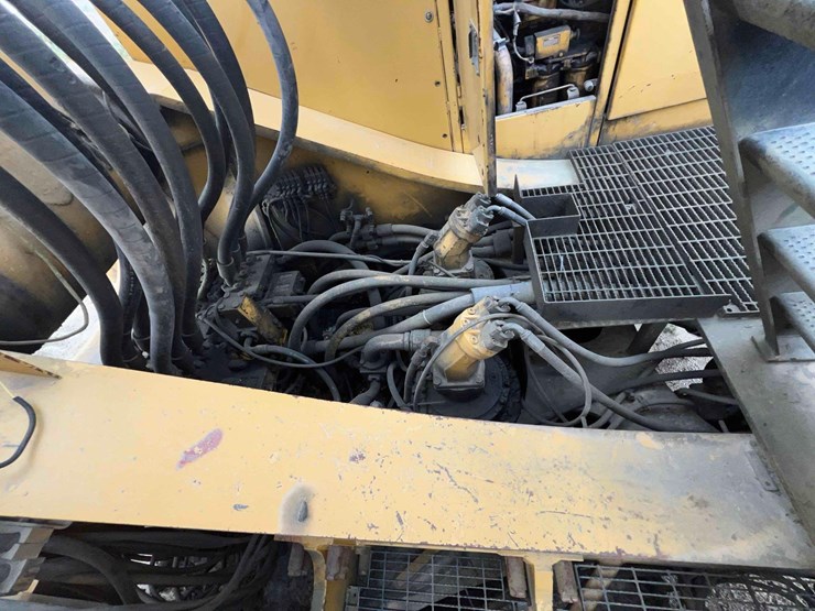 caterpillar-5130-image-21