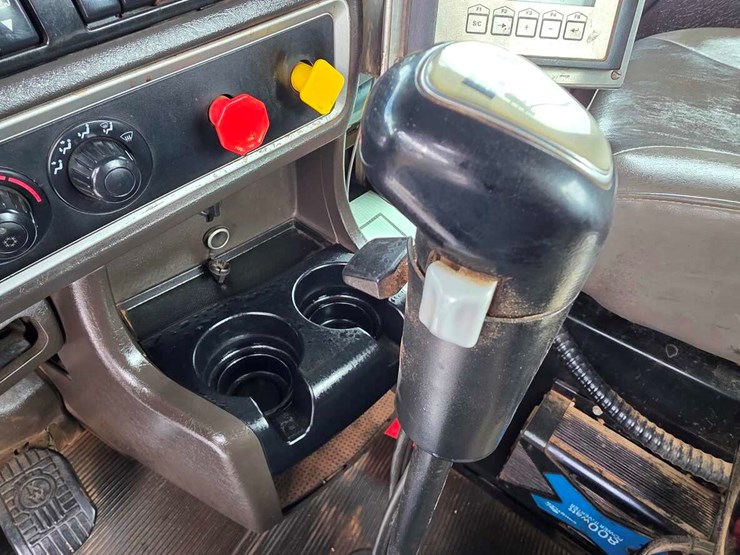 2015-kenworth-t800-image-25