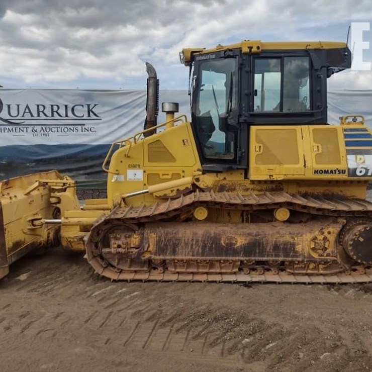 2015 KOMATSU D61EX-23