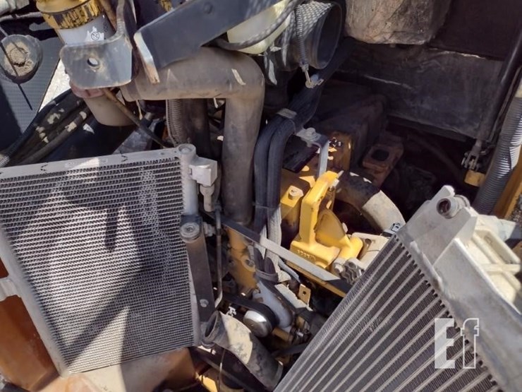 john-deere-329d-image-32