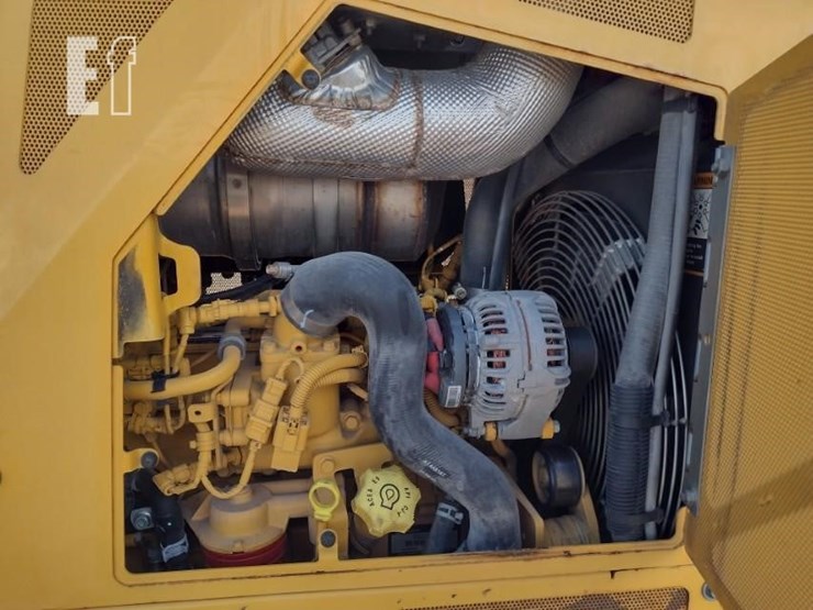 2022-deere-450k-image-39