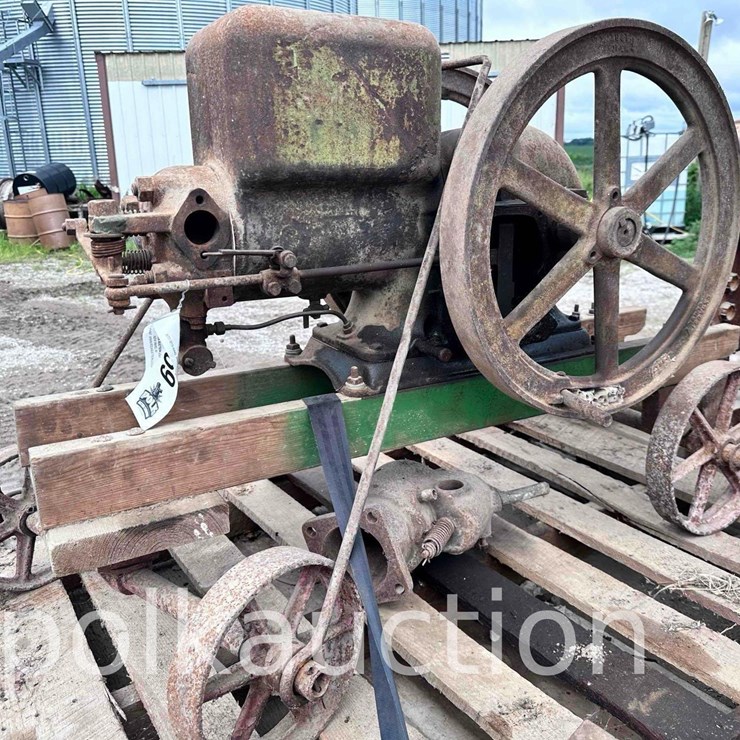 JOHN DEERE HIT & MISS ENGINE (NO TAG)