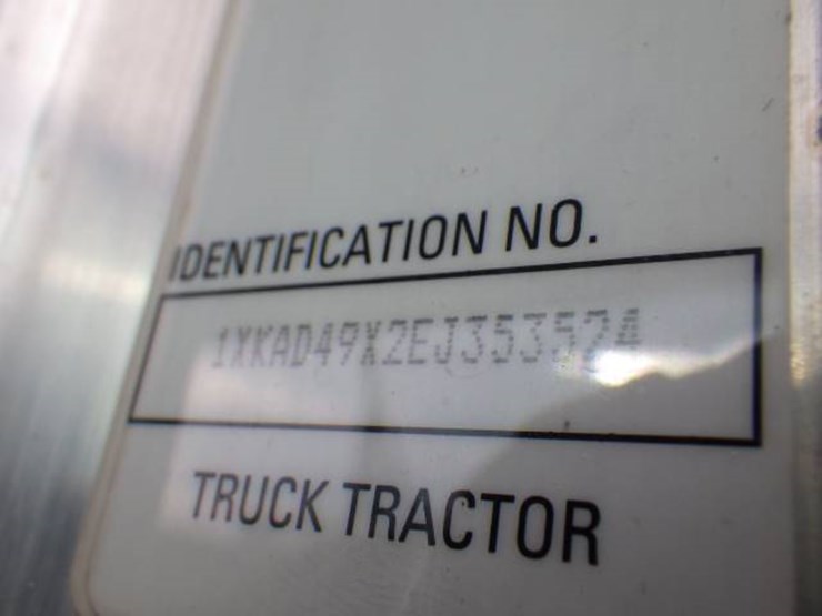 2014-kenworth-t660-image-13