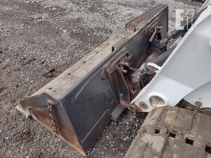 2007-bobcat-t300-image-19