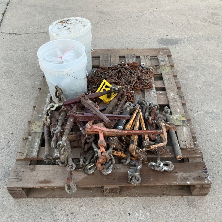 PALLET OF CHAINS AND BINDERS