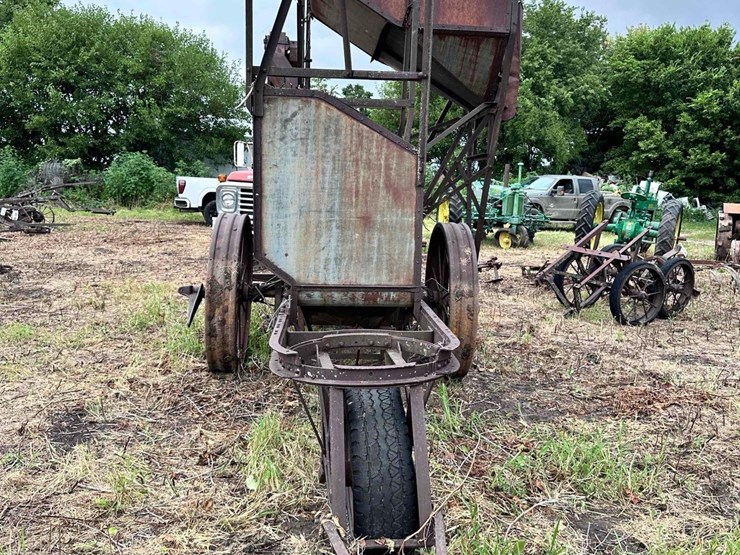 john-deere-7-image-2