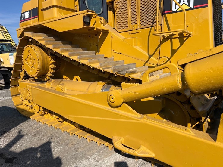 caterpillar-d10r-image-13