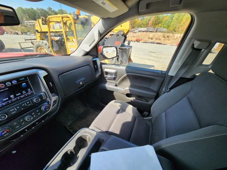 2018-chevrolet-silverado-image-38