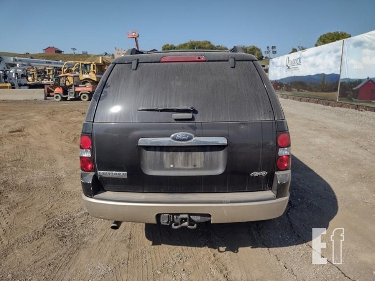 2010-ford-explorer-image-4
