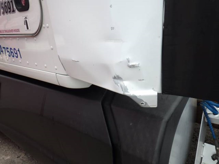 2016-kenworth-t680-image-13
