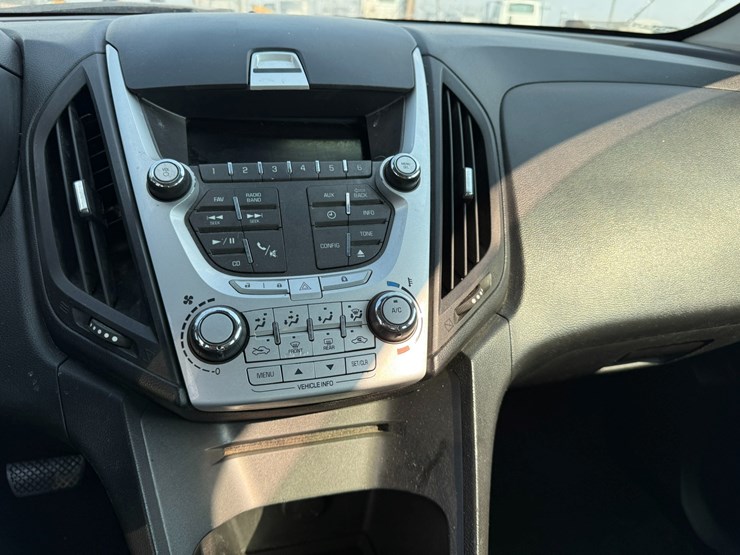 2014-chevrolet-equinox-image-17