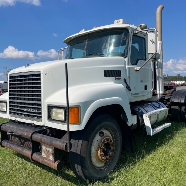 2014 MACK CHU DAY CAB