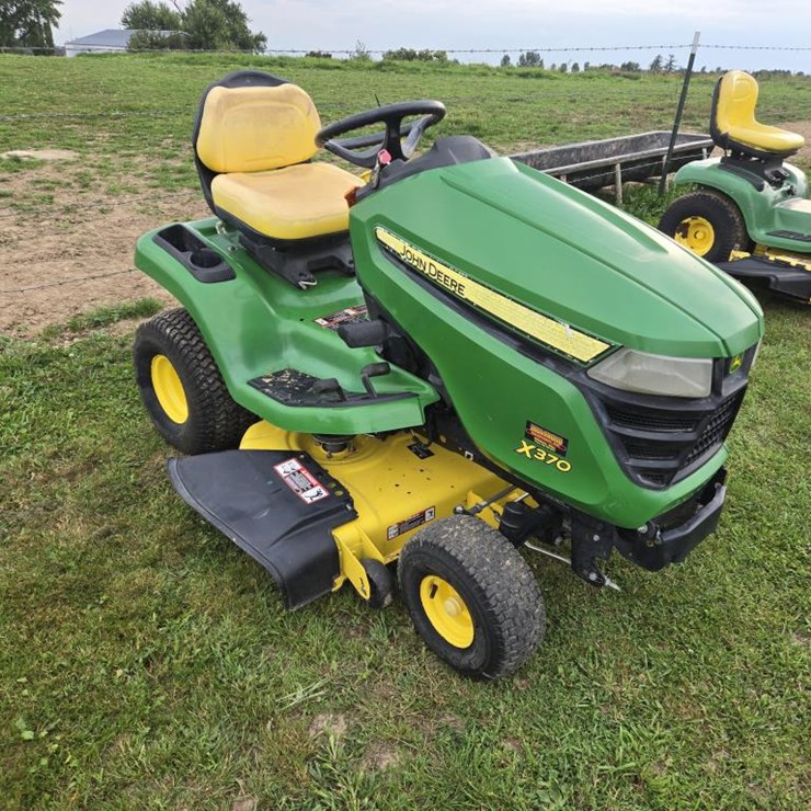 2016 JOHN DEERE LA