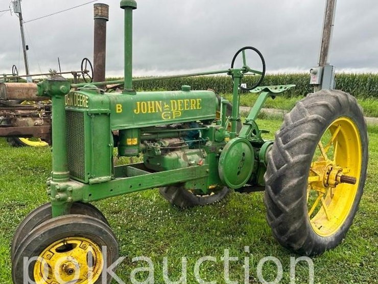 john-deere-b-image-1