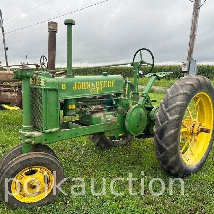 JOHN DEERE B