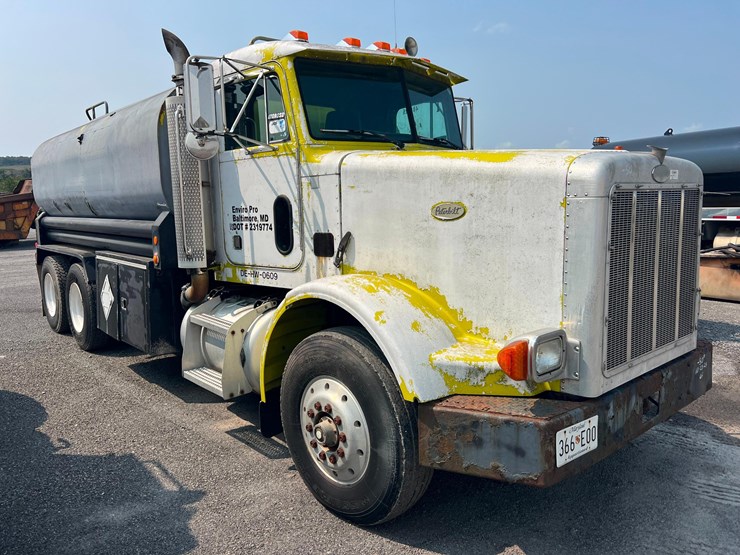 1999-peterbilt-378-image-2