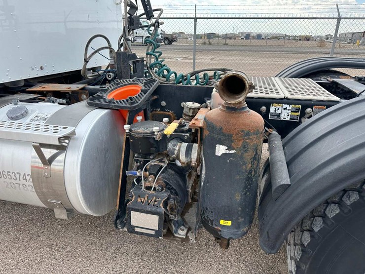 2019-kenworth-t800-image-5