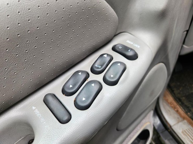 1998-ford-explorer-xlt-image-31