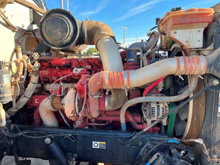 2013-peterbilt-367-image-10