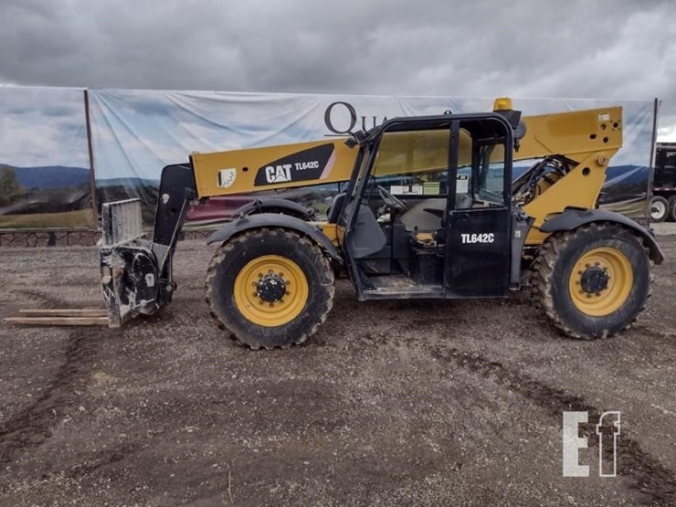 2013-caterpillar-tl642c-image-1