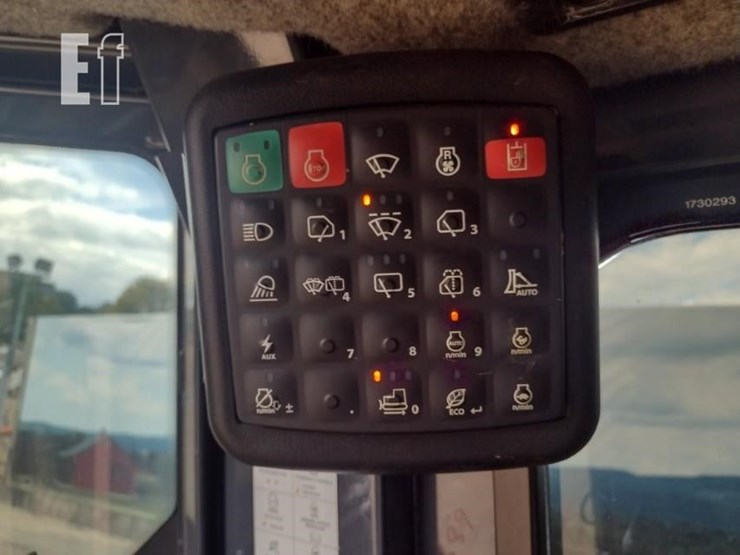 deere-650k-image-10