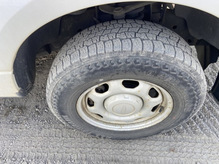 2011-ford-f150-xl-image-30