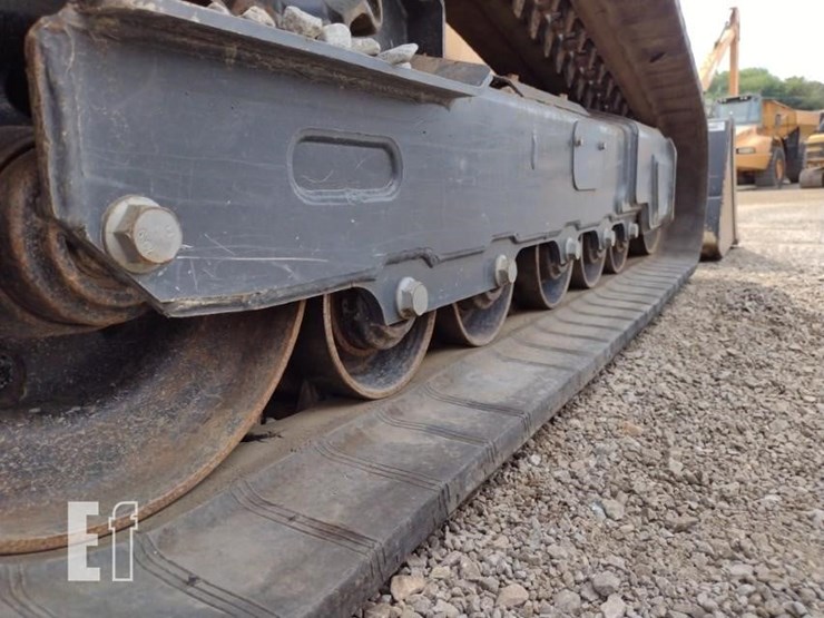 2023-deere-331g-image-31