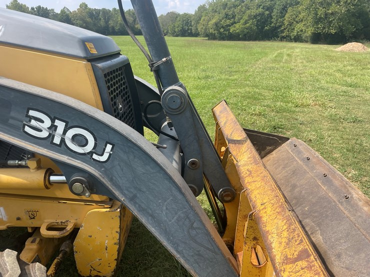 deere-310j-image-30