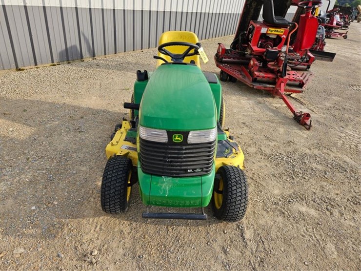 john-deere-325-image-8