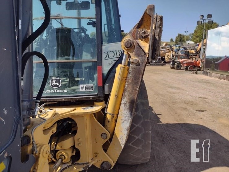 2010-deere-710j-image-36