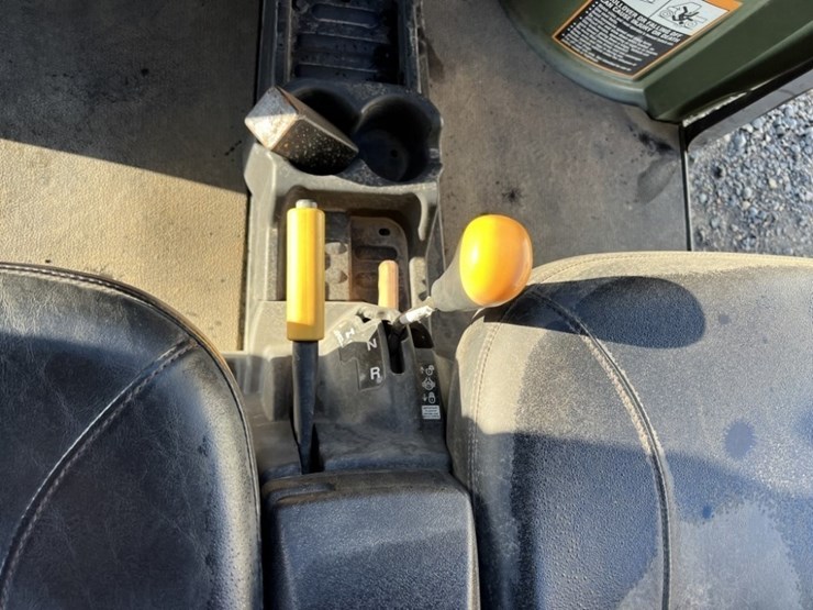 2011-john-deere-gator-image-26