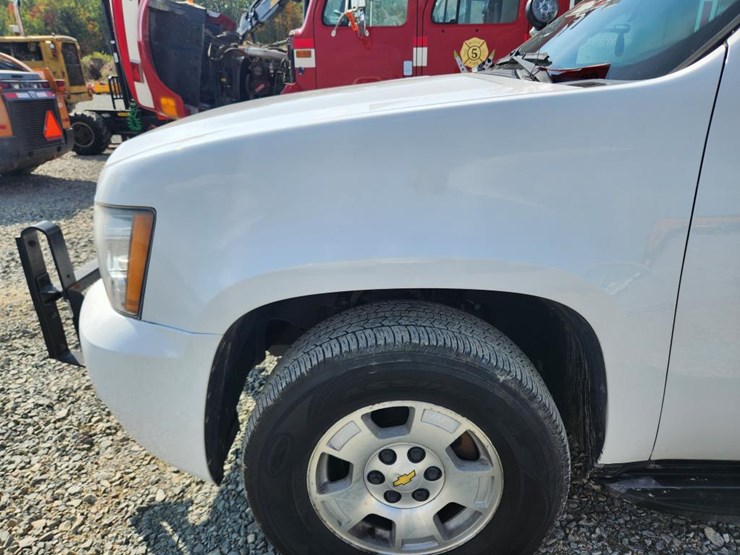 2013-chevrolet-tahoe-image-9