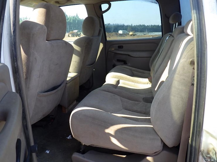 2005-chevrolet-2500hd-image-19