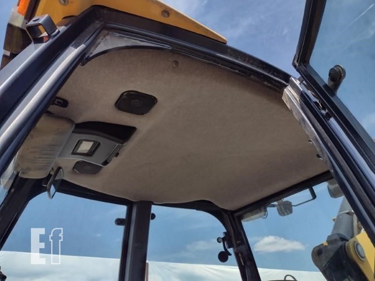 2015-caterpillar-420f-image-20