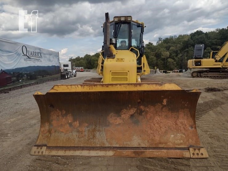 2015-komatsu-d61ex-23-image-2