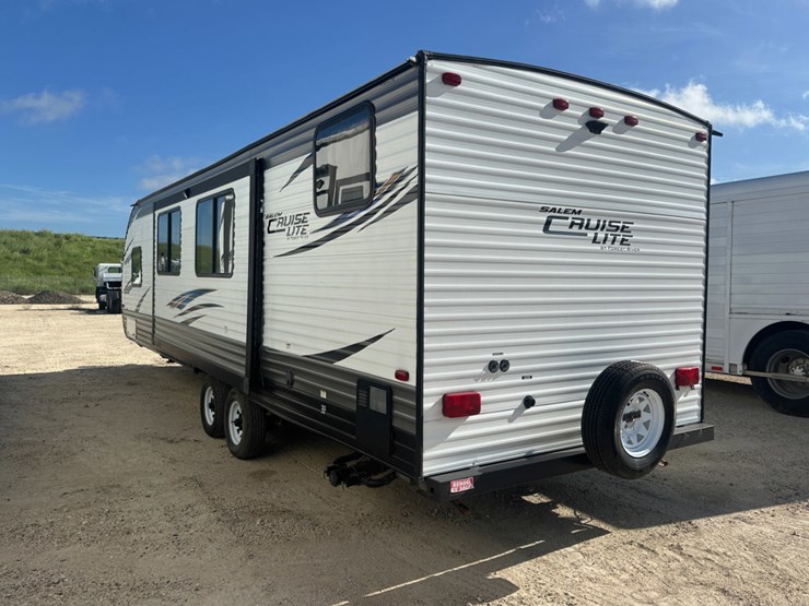 2018-forrest-river-cruise-lite-camper-image-5