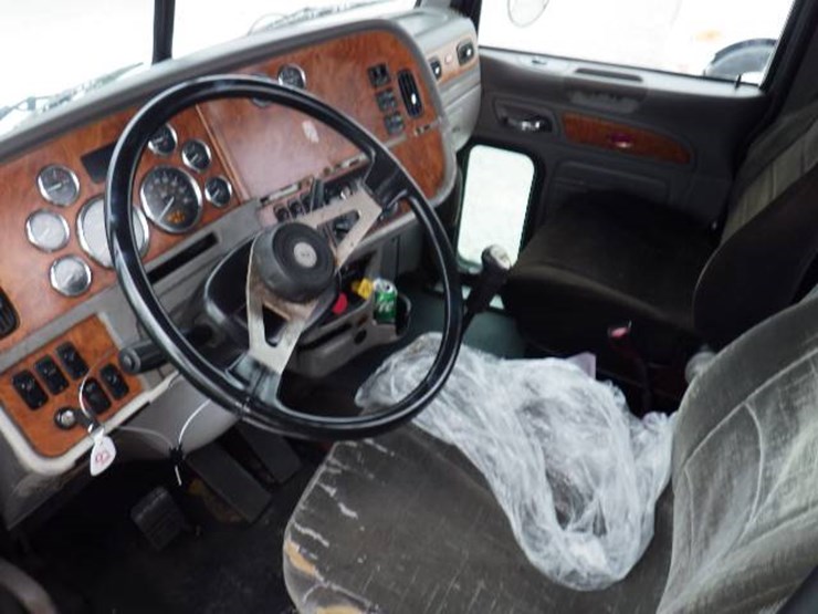 2007-peterbilt-386-image-12