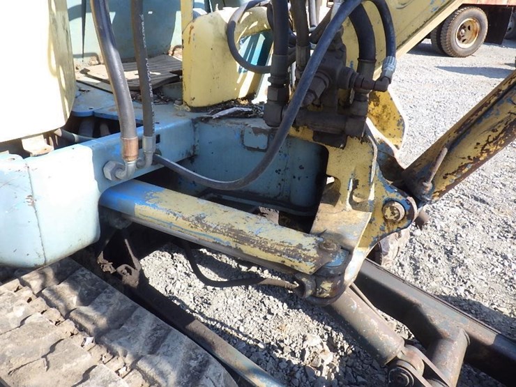 yanmar-vio30-image-15